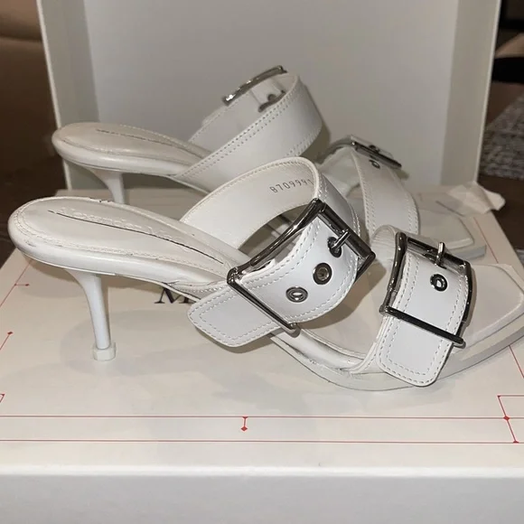 ❗️$1090 MCQUEEN HEELS NEW❗️ - Picture 4 of 7